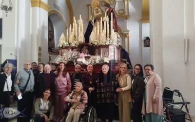 Devoción y Flores: La Residencia visita a la Hermandad de la Misericordia